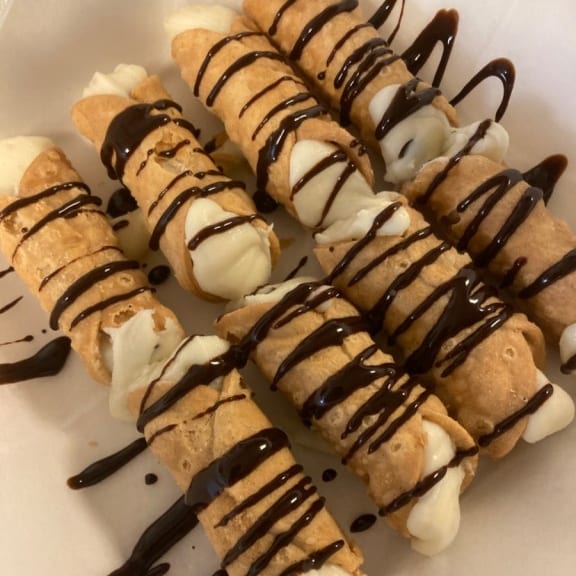 Cannoli.